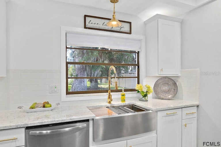 Photo 8 of 26 - 75 Blare Castle Dr, Palm Coast, FL 32137