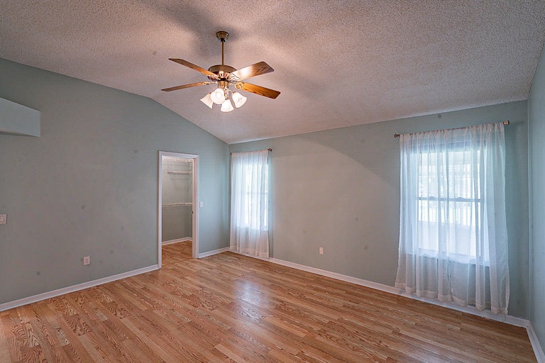 Photo 17 of 31 - 1044 Soledad Way, Lady Lake, FL 32159