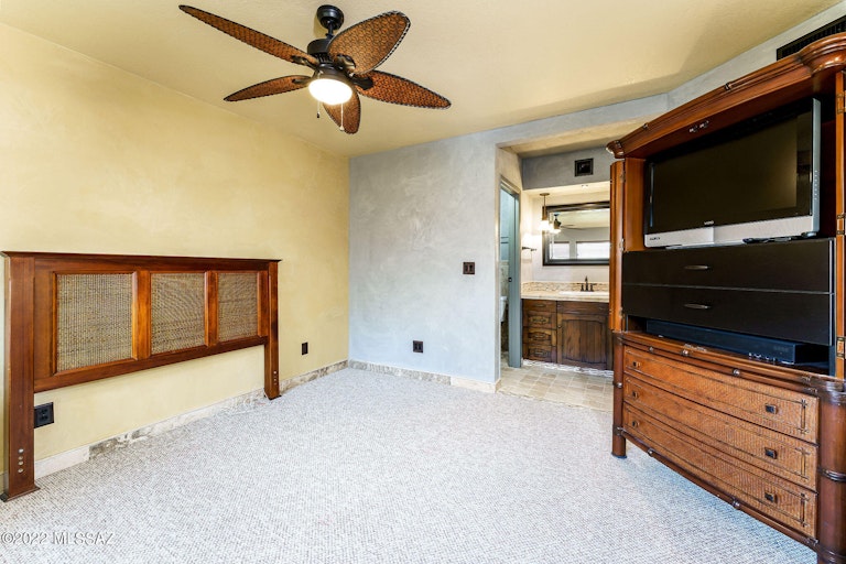 Photo 15 of 41 - 7619 E Callisto Cir #87, Tucson, AZ 85715