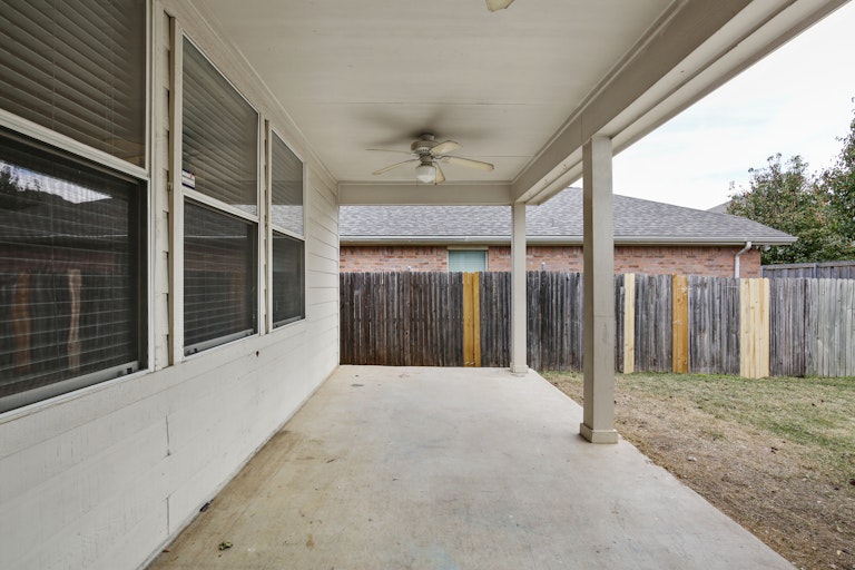 Photo 26 of 38 - 13349 Ridgepointe Rd, Fort Worth, TX 76244