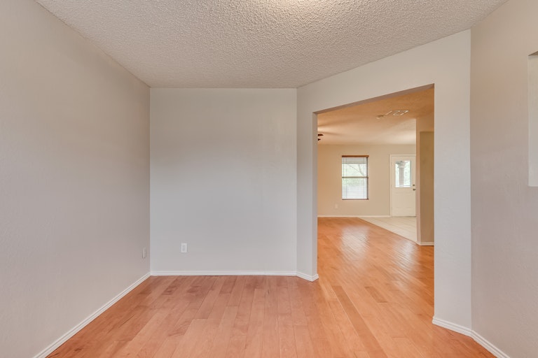 Photo 13 of 31 - 1312 Rambling Brook Trl, Denton, TX 76210