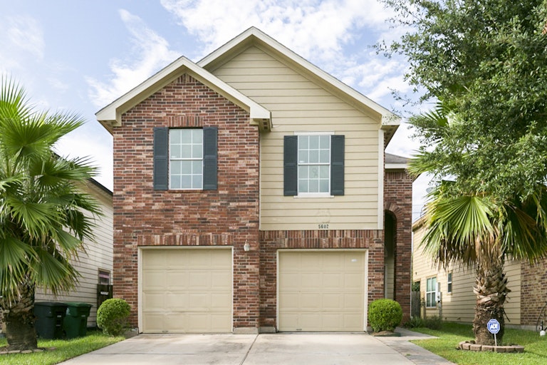 Photo 1 of 24 - 5602 Post Oak Manor Dr, Houston, TX 77085