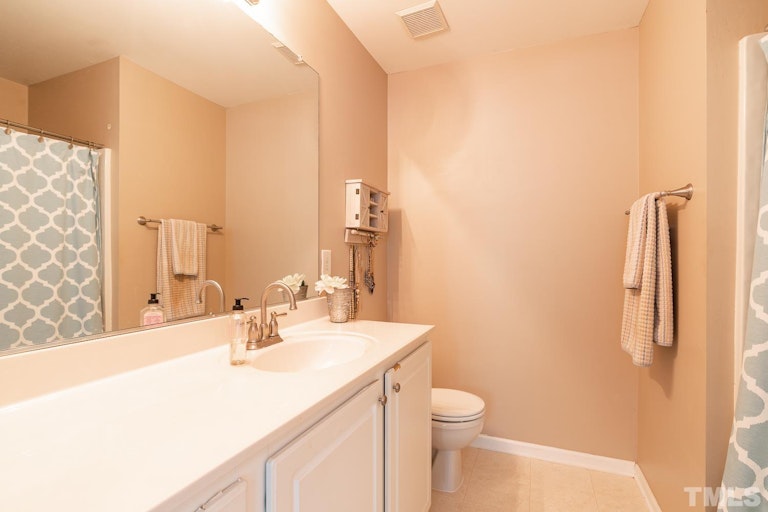 Photo 21 of 24 - 5702 Corbon Crest Ln, Raleigh, NC 27612