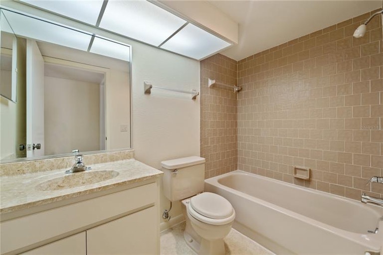 Photo 20 of 41 - 3518 Richwood Link #52, Sarasota, FL 34235