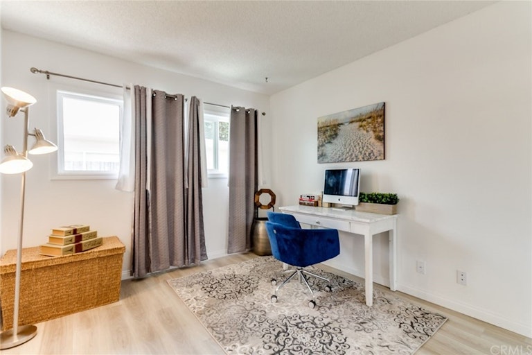 Photo 10 of 21 - 2411 Prospect Ave #214, Hermosa Beach, CA 90254