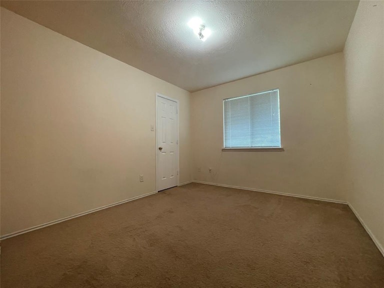 Photo 11 of 17 - 13103 Leader St, Houston, TX 77072