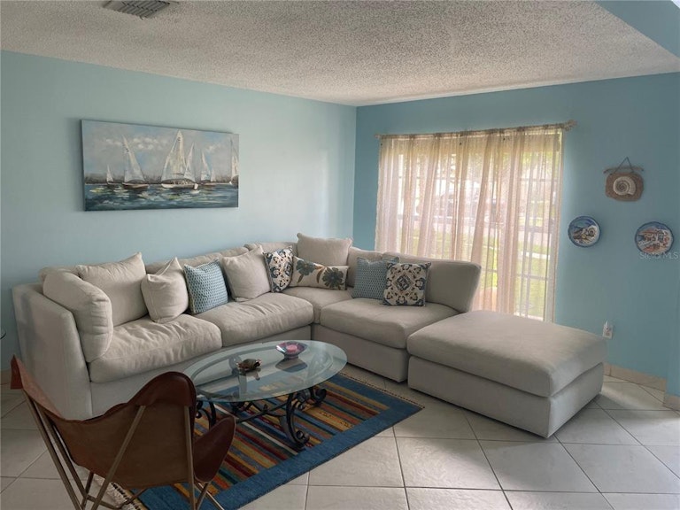 Photo 5 of 50 - 10521 Cherry Oak Cir, Orlando, FL 32817