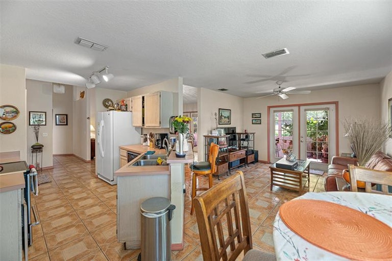 Photo 18 of 34 - 2345 Kings Crest Rd, Kissimmee, FL 34744