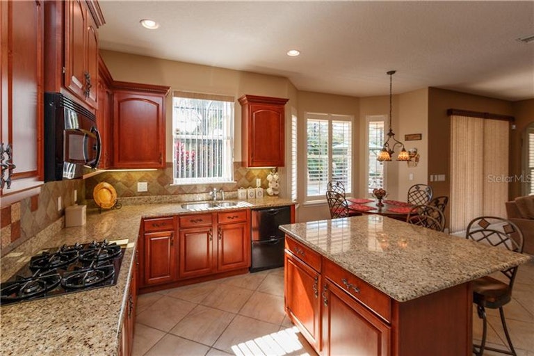 Photo 8 of 23 - 49 Braelock Dr, Ocoee, FL 34761