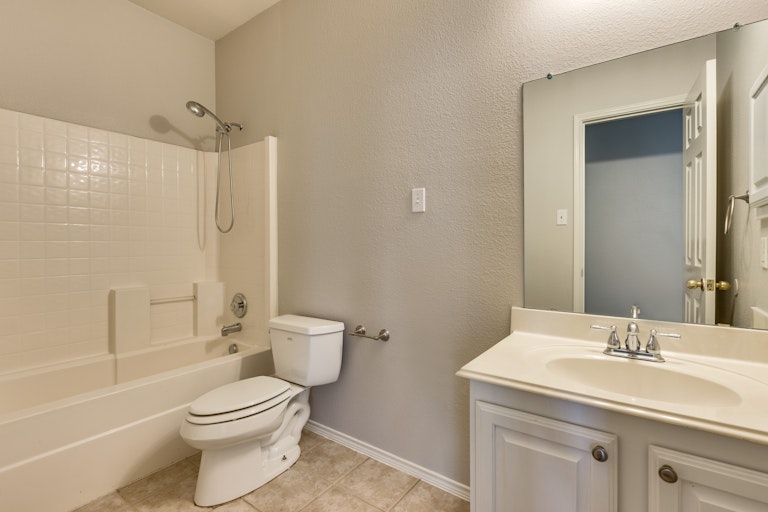 Photo 25 of 29 - 4205 Hawkins Dr, McKinney, TX 75072