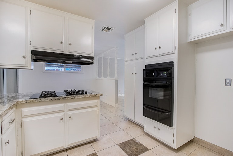 Photo 4 of 33 - 2760 Point Reyes Way, Sacramento, CA 95826