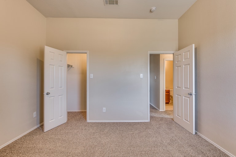 Photo 29 of 37 - 414 Hackberry Dr, Fate, TX 75087