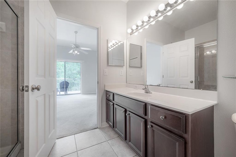 Photo 15 of 53 - 9417 Cavendish Dr #101, Tampa, FL 33626