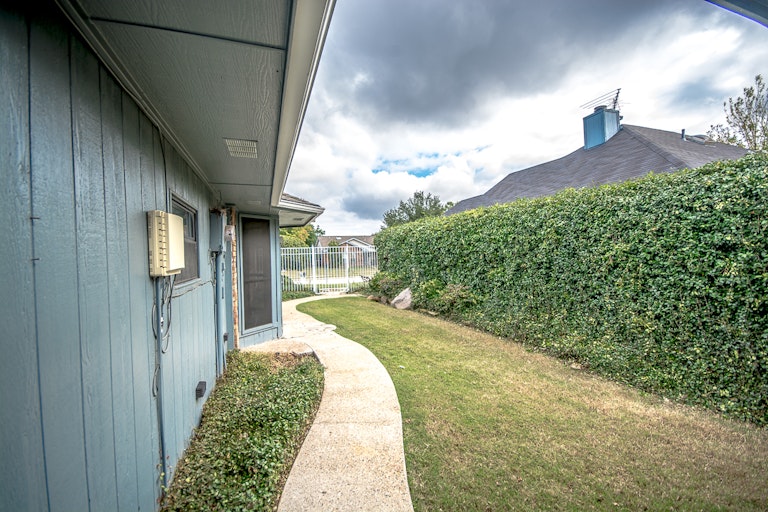 Photo 27 of 30 - 3813 Bond St, Rowlett, TX 75088