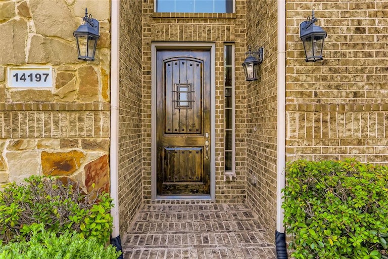 Photo 2 of 39 - 14197 Rising Star Blvd, Frisco, TX 75033