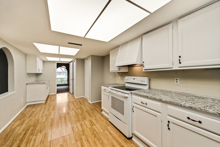 Photo 8 of 28 - 5007 Latham Dr, Plano, TX 75023
