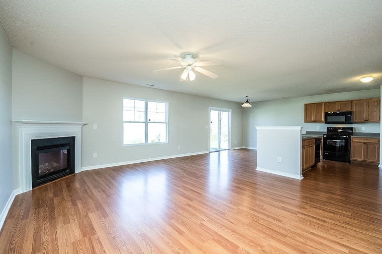 Photo 2 of 19 - 4612 Smarty Jones Dr, Knightdale, NC 27545