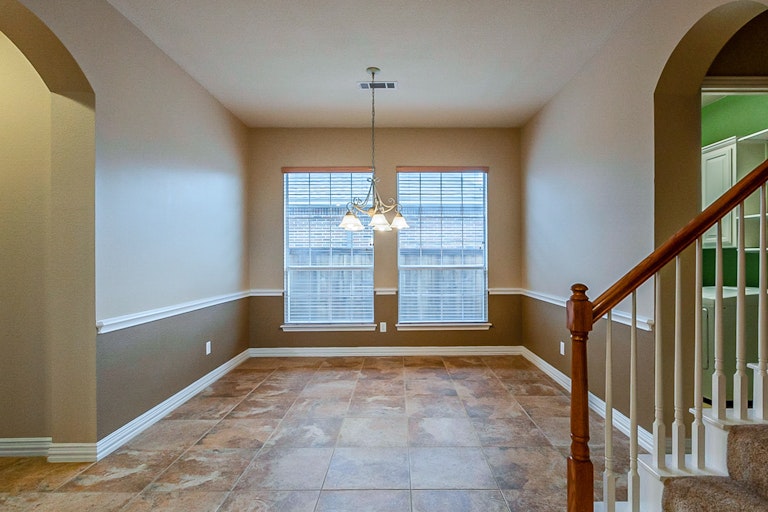 Photo 15 of 41 - 1900 Winchester St, McKinney, TX 75070