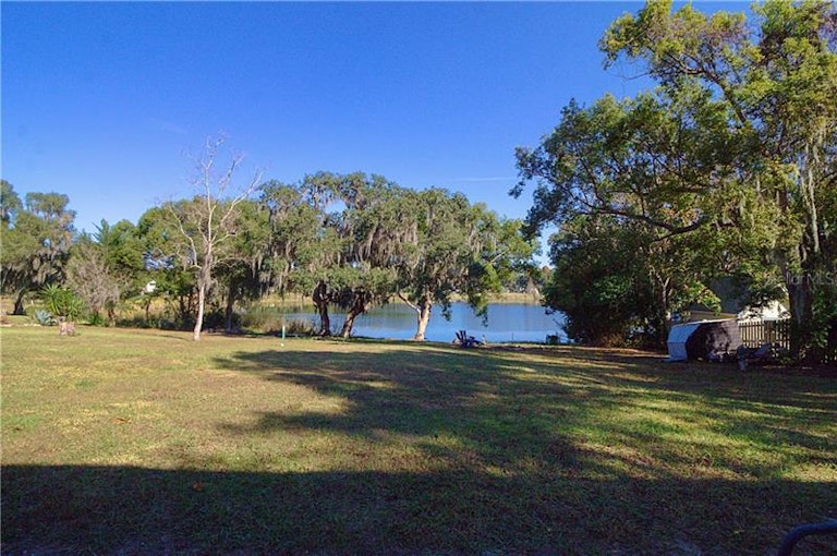 Photo 18 of 19 - 245 E Beach St, Groveland, FL 34736
