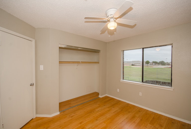Photo 22 of 26 - 7701 Rice Dr, Rowlett, TX 75088