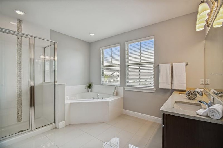 Photo 46 of 77 - 10430 Warrick St, Orlando, FL 32836