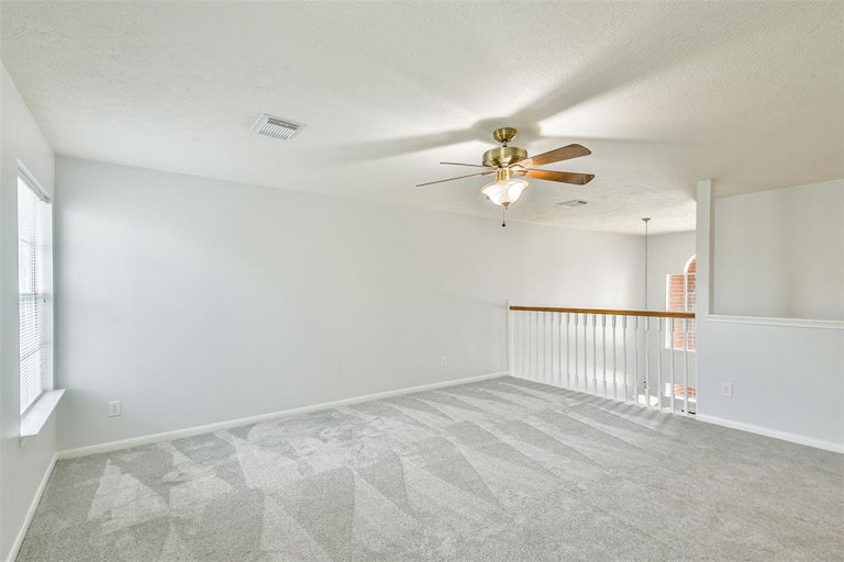 Photo 22 of 34 - 16026 Biscayne Shoals Dr, Friendswood, TX 77546