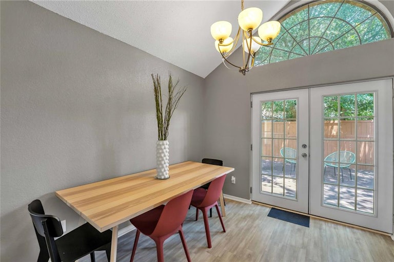 Photo 13 of 31 - 915 Azalia Dr, Lewisville, TX 75067