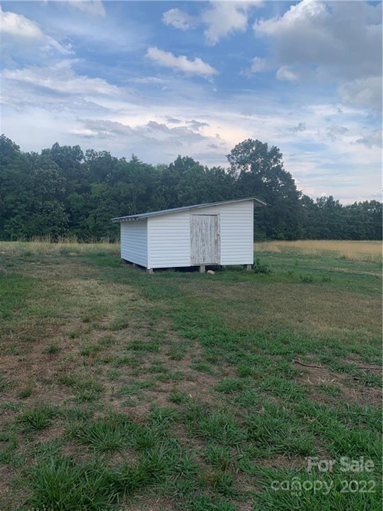 Photo 4 of 7 - 355 Walker Rd, Mount Pleasant, NC 28124