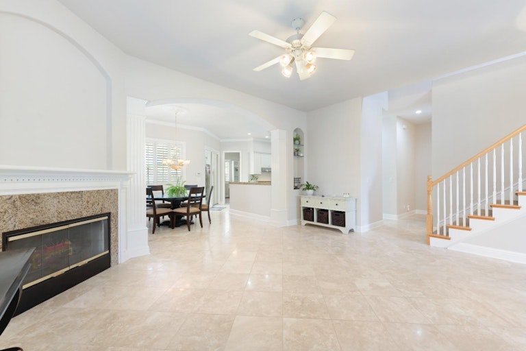 Photo 11 of 51 - 8120 E Carriage Ln, Fair Oaks, CA 95628
