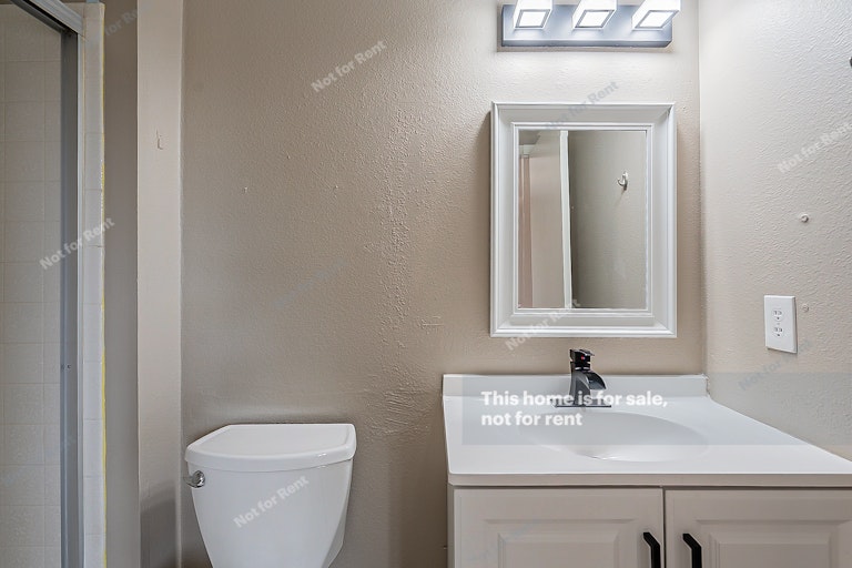 Photo 14 of 23 - 3617 W Voltaire Ave, Phoenix, AZ 85029