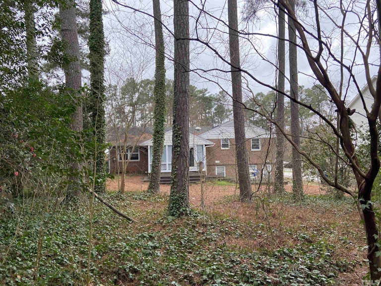 Photo 3 of 3 - 2414 Medway Dr, Raleigh, NC 27608