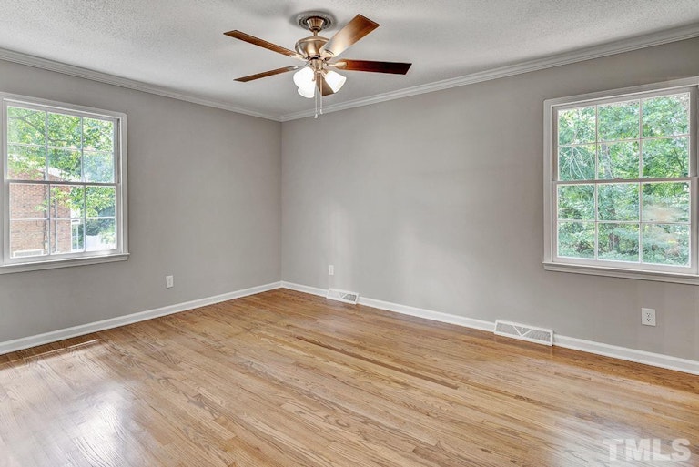 Photo 16 of 29 - 4700 Winterlochen Rd, Raleigh, NC 27603