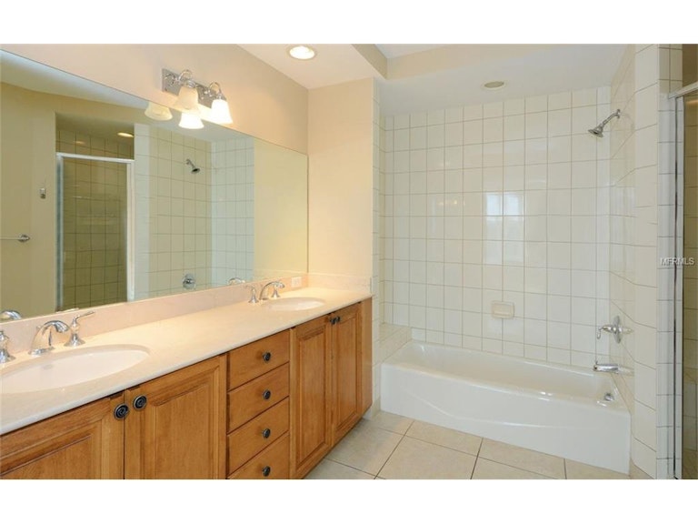 Photo 13 of 25 - 100 Central Ave Unit K1017, Sarasota, FL 34236