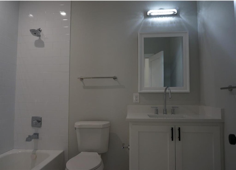 Photo 6 of 14 - 2188 Coldbrook Ln, Dallas, TX 75253