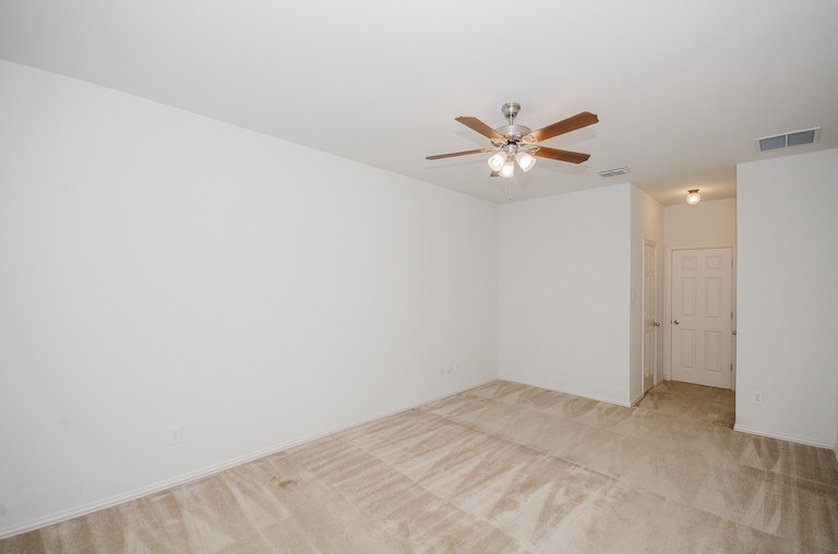 Photo 13 of 25 - 14604 Eaglemont Dr, Little Elm, TX 75068