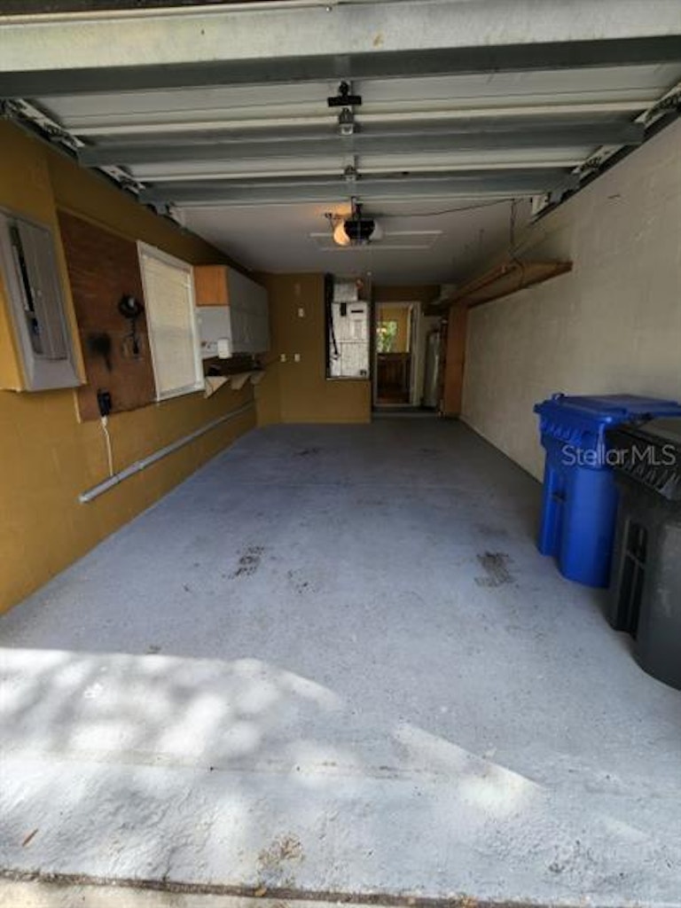 Photo 28 of 71 - 8105 Stone Leaf Ln, Tampa, FL 33647