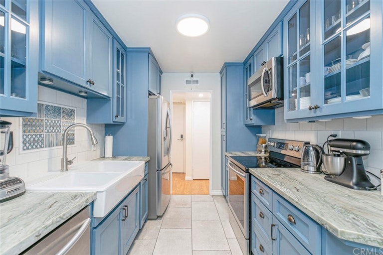 Photo 16 of 48 - 1339 N Columbus Ave, Glendale, CA 91202
