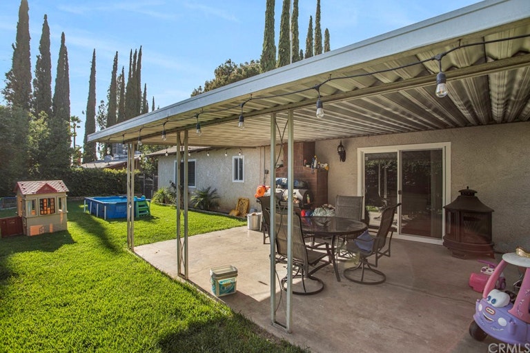 Photo 10 of 11 - 22205 Lark St, Grand Terrace, CA 92313