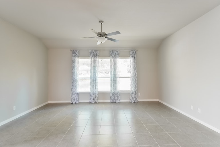 Photo 18 of 25 - 430 Pecan Mdws, New Braunfels, TX 78130