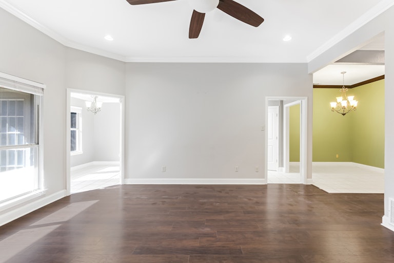 Photo 8 of 24 - 1729 Spinnaker Ln, Azle, TX 76020
