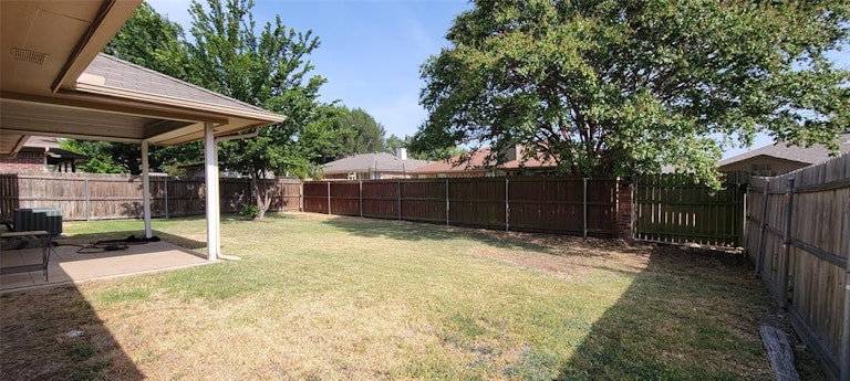 Photo 14 of 15 - 6624 High Lawn Ter, Watauga, TX 76148