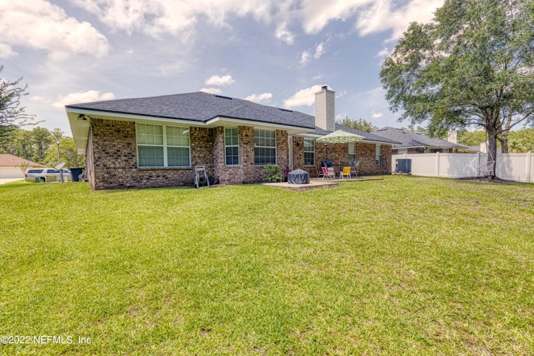 Photo 6 of 28 - 1597 Guardian Ct, Jacksonville, FL 32221