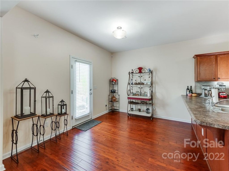Photo 12 of 39 - 8112 Dumphries Dr, Huntersville, NC 28078