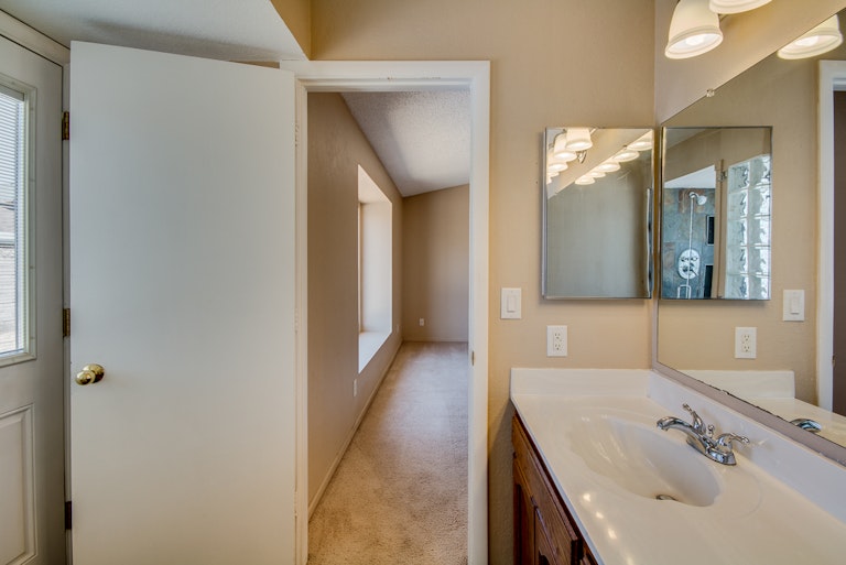 Photo 15 of 31 - 308 W Scott Ave, Gilbert, AZ 85233