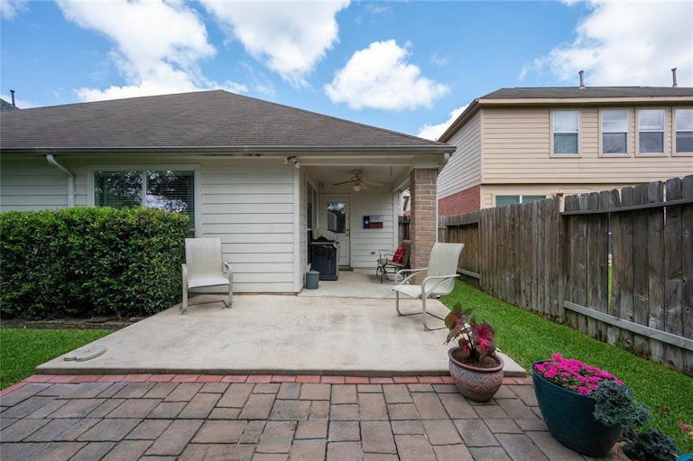 Photo 30 of 33 - 22302 Lamaster Ln, Spring, TX 77373