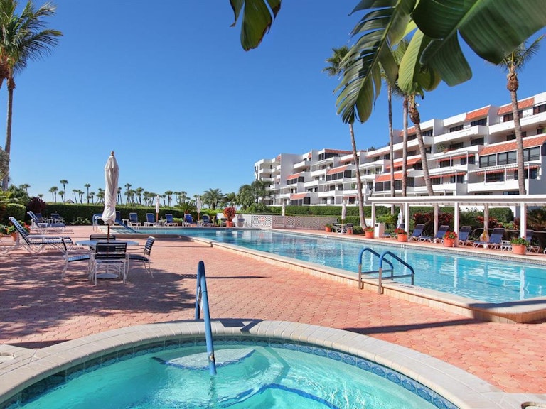 Photo 24 of 39 - 1485 Gulf Of Mexico Dr #103, Longboat Key, FL 34228