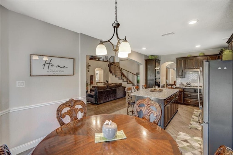 Photo 12 of 40 - 6413 Glenwick Dr, Fort Worth, TX 76123