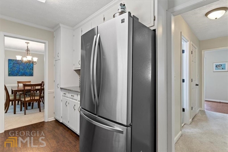 Photo 13 of 42 - 4658 Robie Rd SW, Lilburn, GA 30047