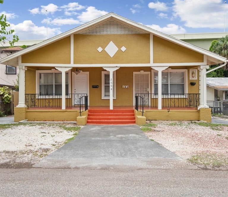 Photo 1 of 16 - 2608 Durham St, Tampa, FL 33605