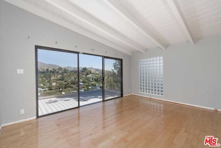 Photo 4 of 20 - 2514 Vasanta Way, Los Angeles, CA 90068